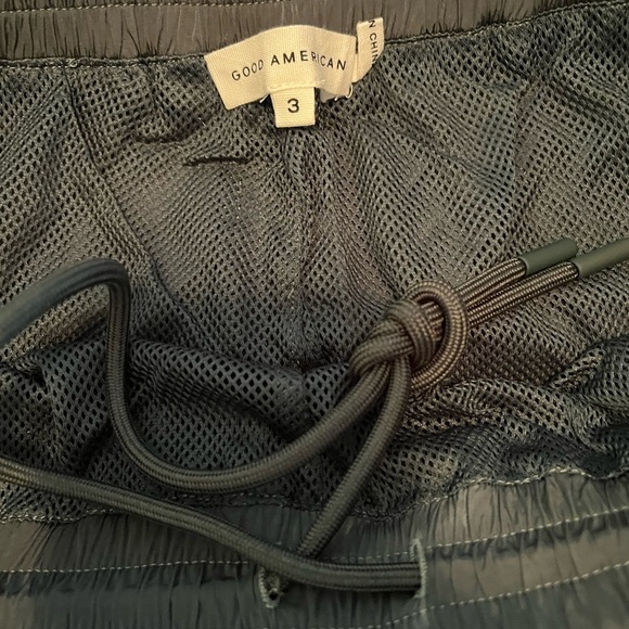 Good American ESSENTIAL TRACK PANT - Picture 7 of 11